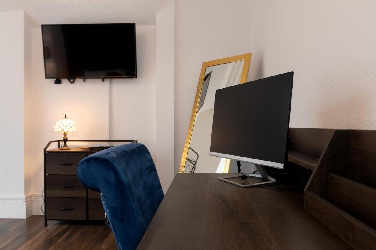 Spacious Apartment With Free Parking Weymouth Exteriör bild